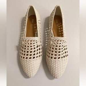 🏷️NINE WEST Slip-On Leather Flats Loafers Ivory White Crochet Shoe 9 Memory Foam